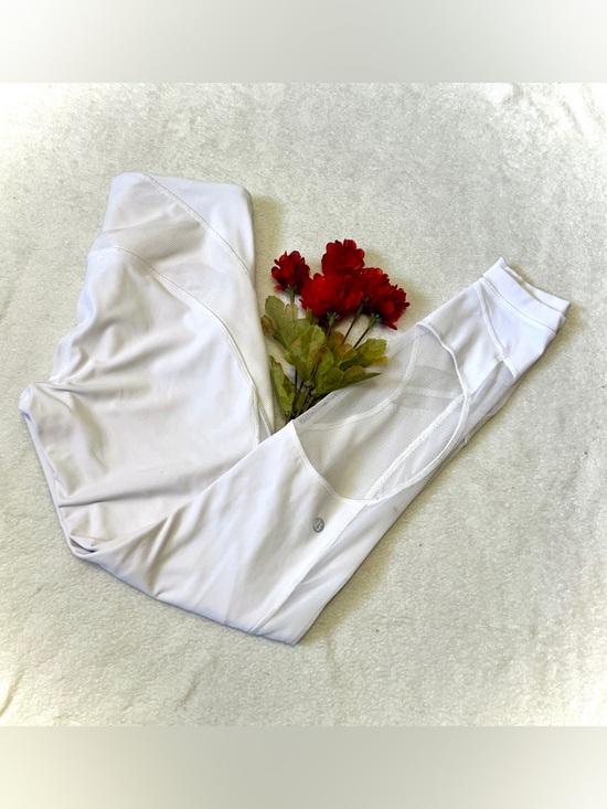 lululemon athletica Pants - Lululemon Athletica Clear the Court Tight Leggings - Size 6